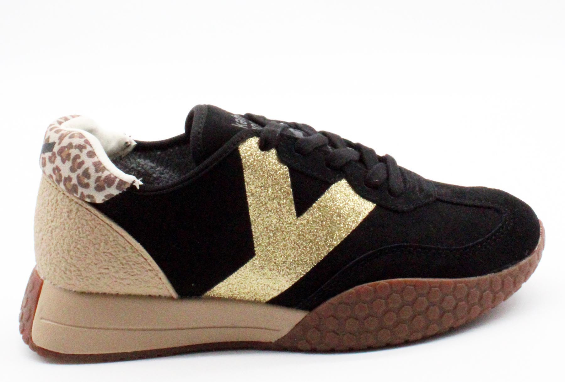 Keh-noo Sneaker KW9741